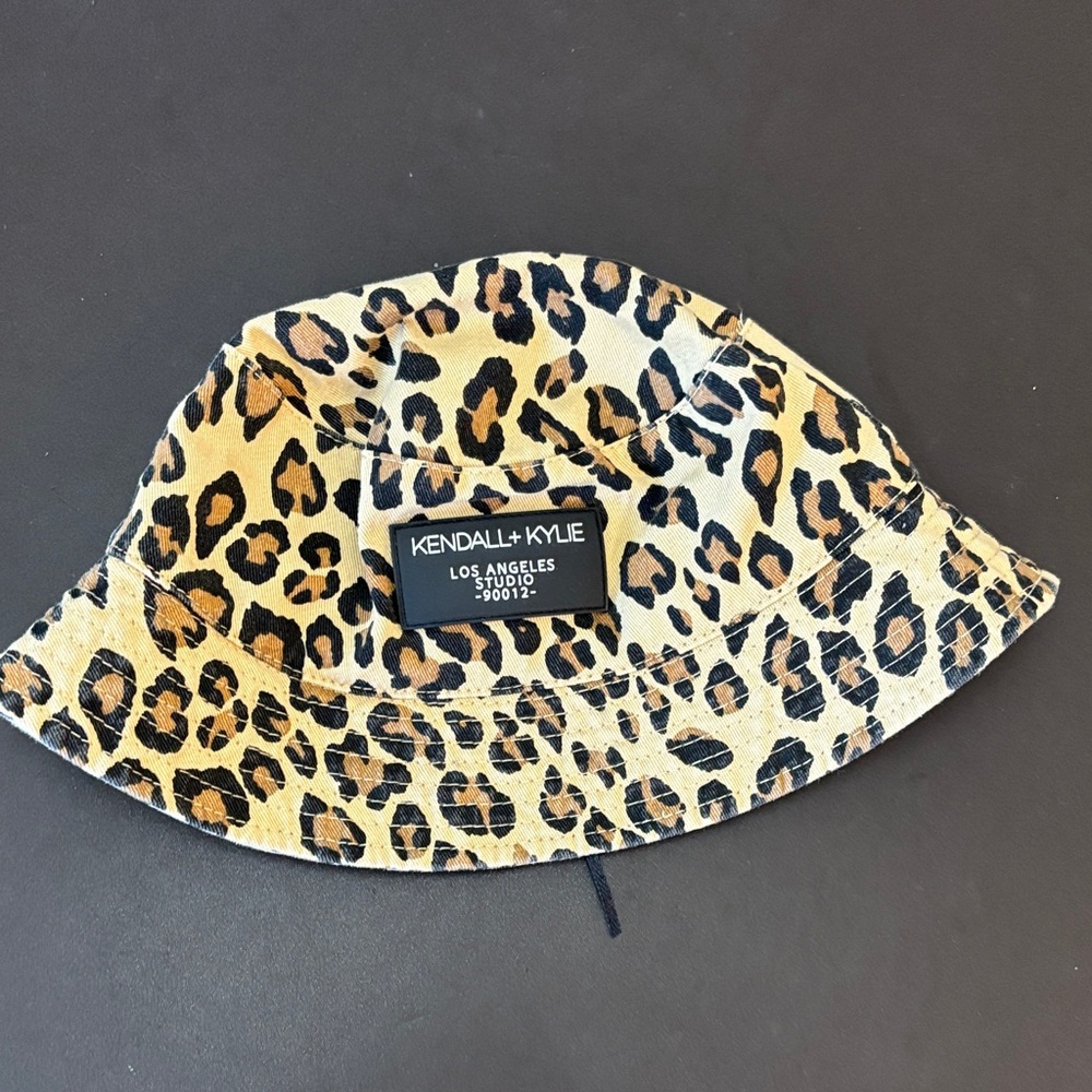 Kendall & Kylie Kids Leopard Bucket Hat - Tan & Black